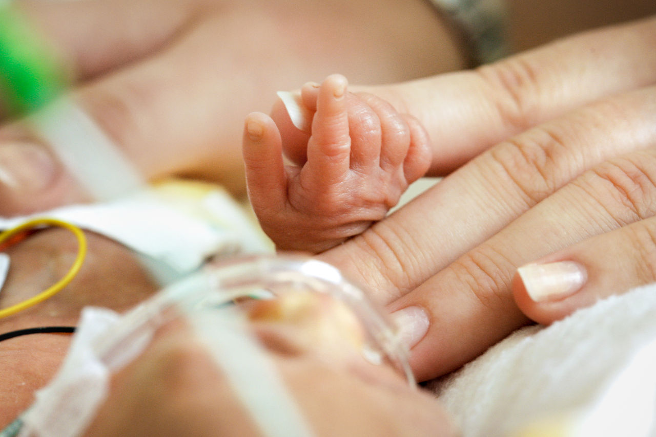 Für die Versorgung der Kleinsten: Helios Klinikum Niederberg kämpft um seine Neonatologie